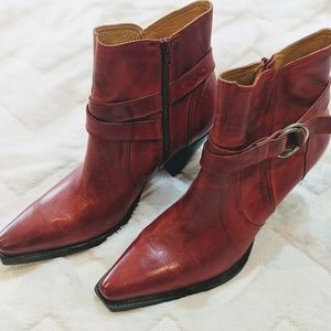 Charlie 1 horse red boots